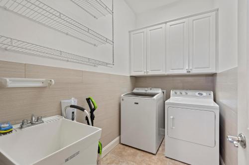 Destined For Sun S 107 Cayman Cove 4BR 3BA 12 - photo 38