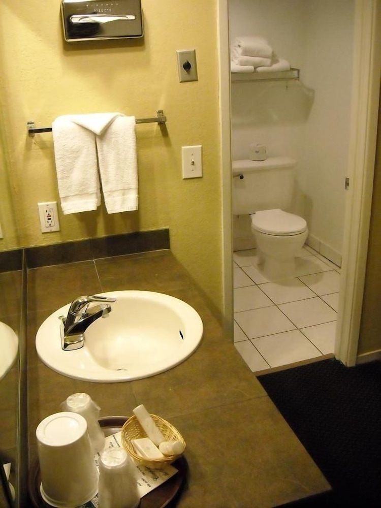 Americas Best Value Inn Casino Center Lake Tahoe - photo 8