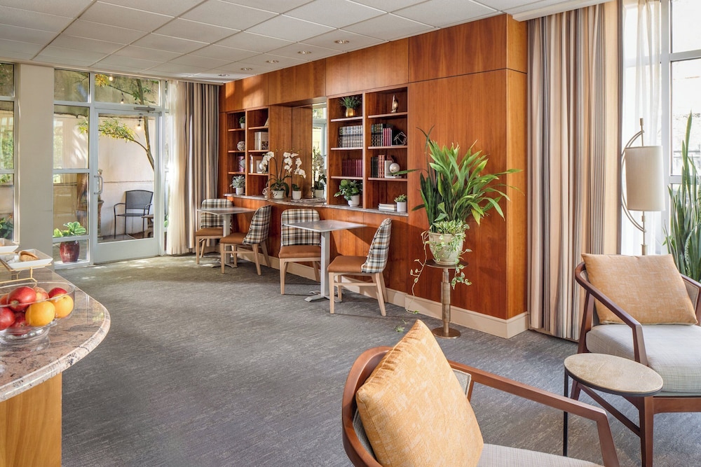 Park Lane Suites and Inn - photo 4