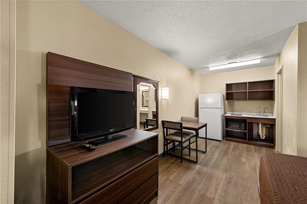 Suburban Studios Winston Salem - photo 13