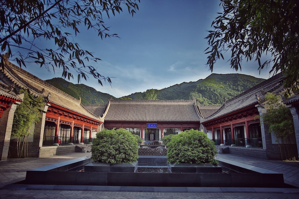 ZuoYouKe Qinling West Brigade Hotel — 4-Star Luxury Hotel in Xi'an, People's Republic of China
