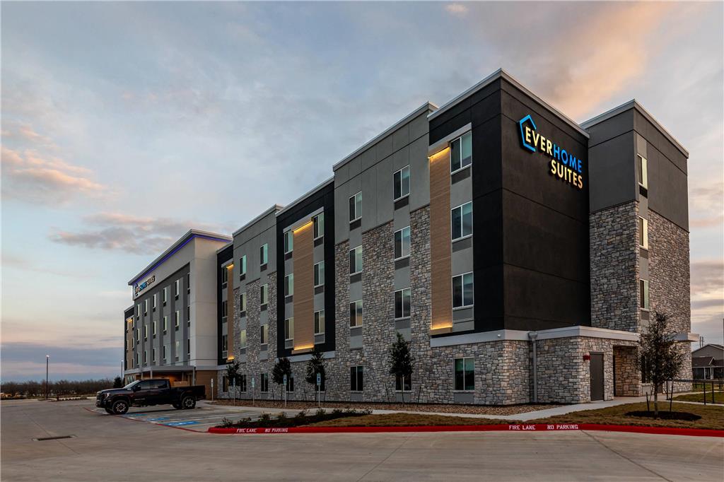 Everhome Suites Bastrop - photo 7