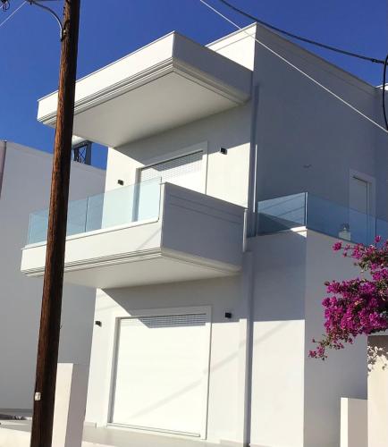 Athens Riviera Grand Panoramic Villa Ii Lagonissi — 4-Star Luxury Hotel in Vari, Greece