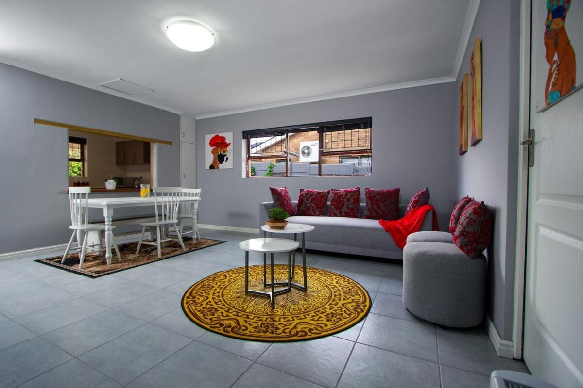 Winelands Escape - carbon neutral hotel in Cape Town