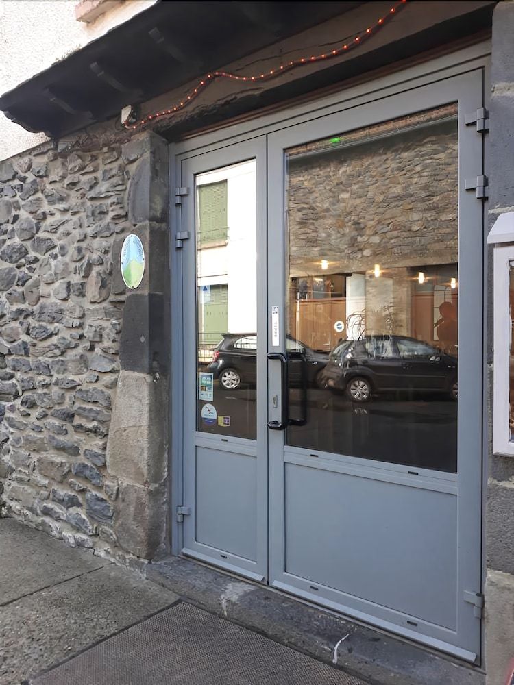 Le Saint Mary — hotel in Mauriac