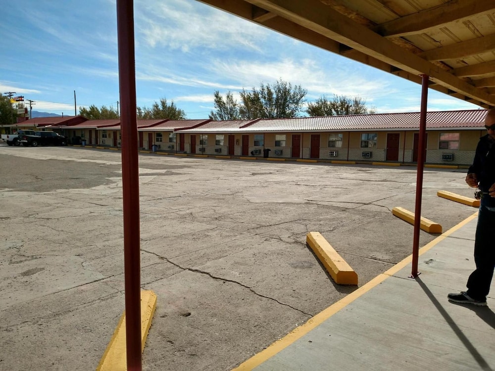 Carrizozo Inn - photo 31