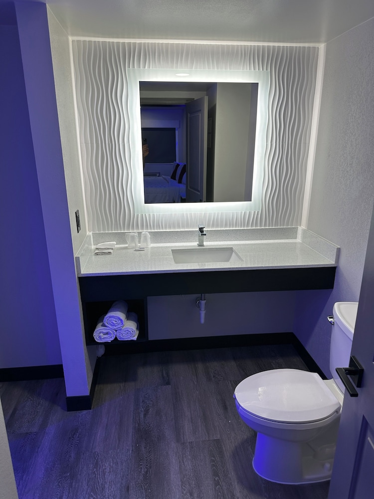 Imperial Suites - photo 14