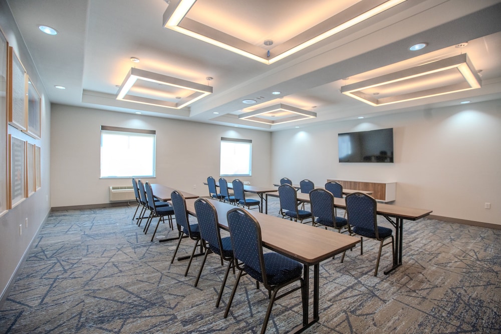 Holiday Inn Express Cleveland by IHG - photo 61
