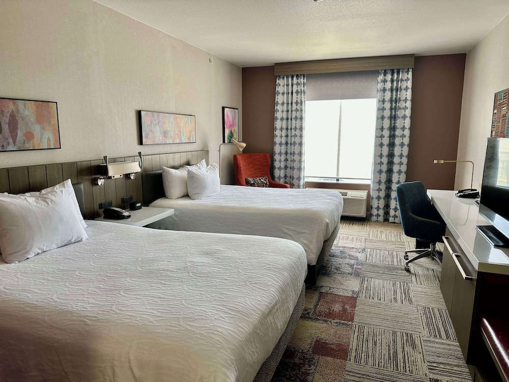 Hilton Garden Inn Oconomowoc - photo 26