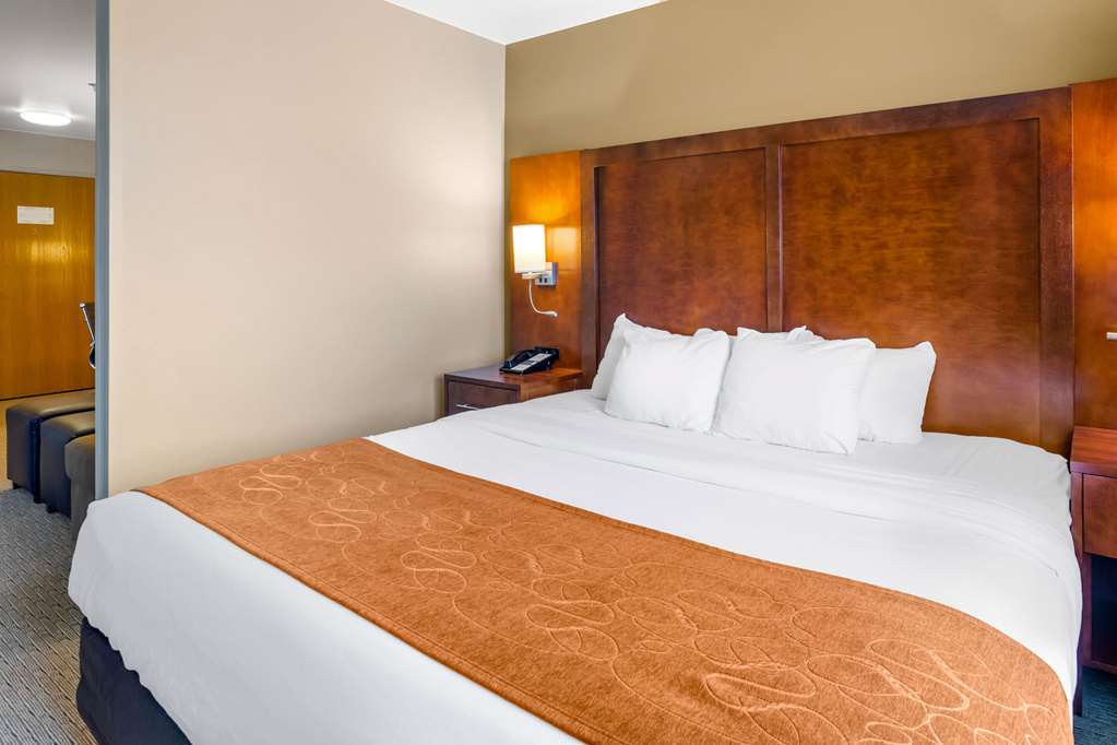 Comfort Suites Burlington - photo 5