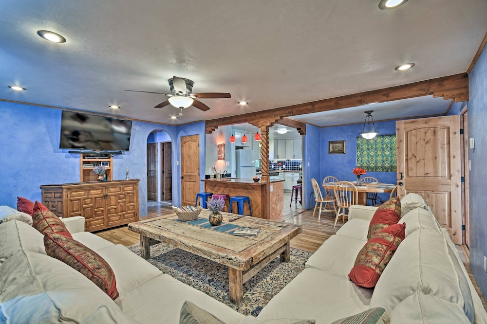 Cozy Blue Adobe W Steam Room 2 Mi From Taos — Taos