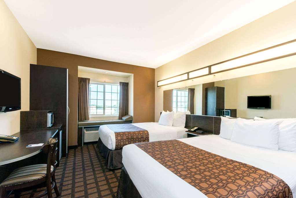 Microtel Inn and Suites Eagle Pass - photo 9