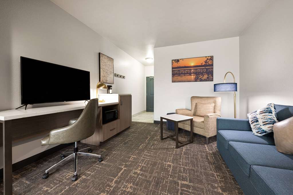 La Quinta Inn & Suites by Wyndham Ft. Worth Forest Hill TX - photo 10