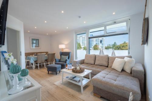 CBlue: Küstenzauber barrierefrei mit Balkon — 4-Star Luxury Hotel in Heiligenhafen, Germany
