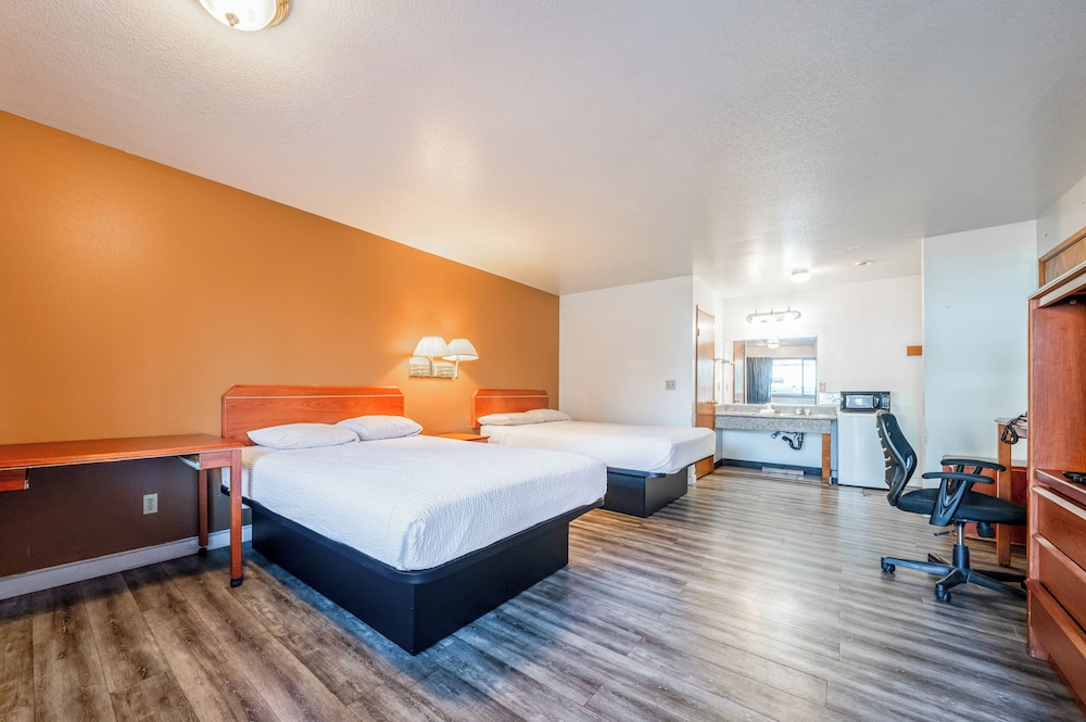 Rama Inn Motel and RV Park - photo 18