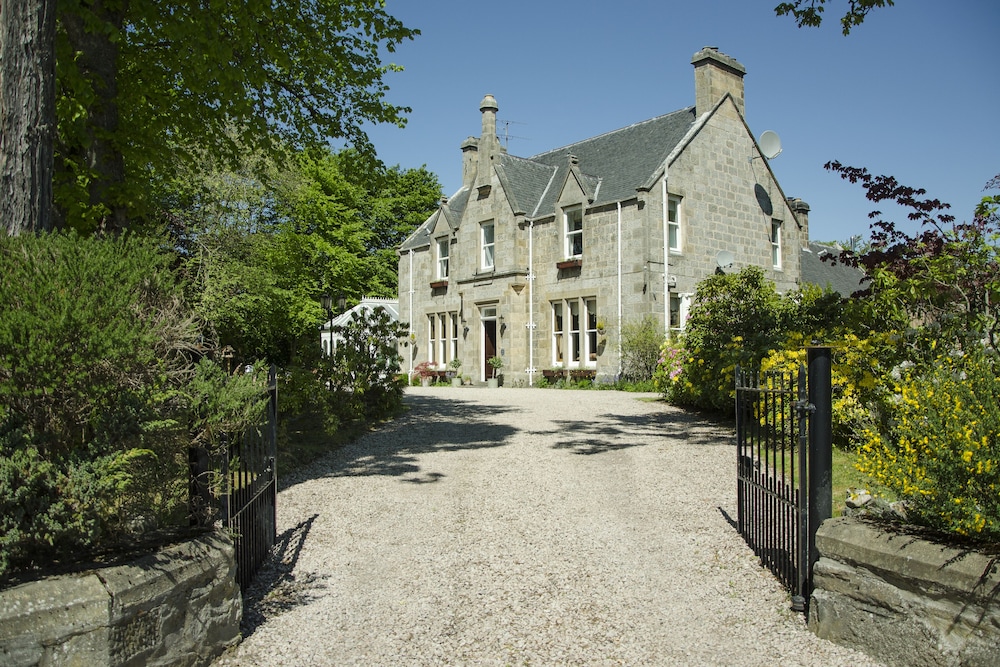 Ravenscourt House Guest House — 4-Star Luxury Hotel in Grantown On Spey, United Kingdom