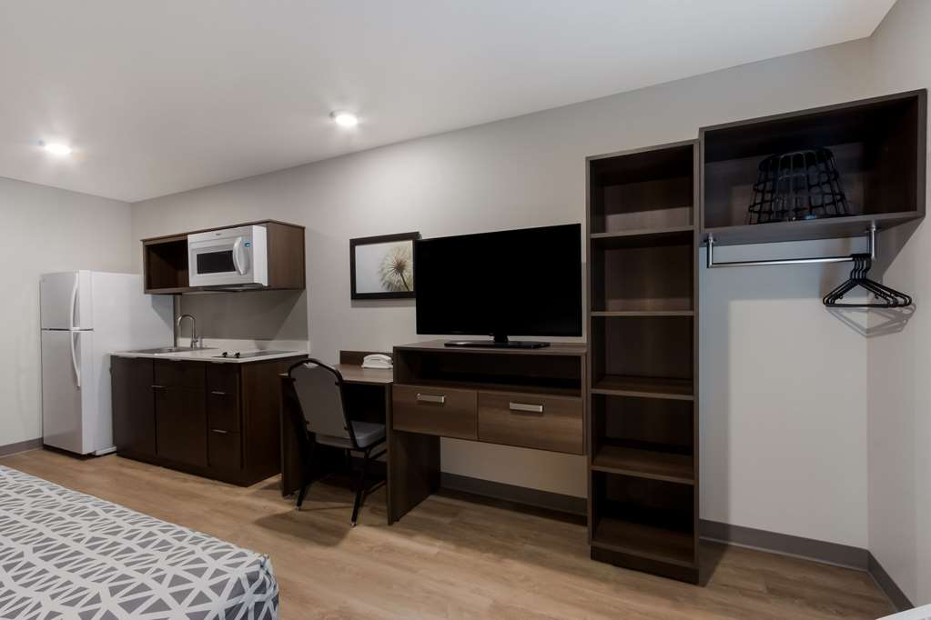 Woodspring Suites Chandler Airport - photo 24