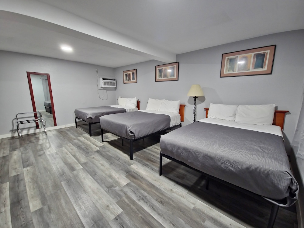 The L Motel - photo 3