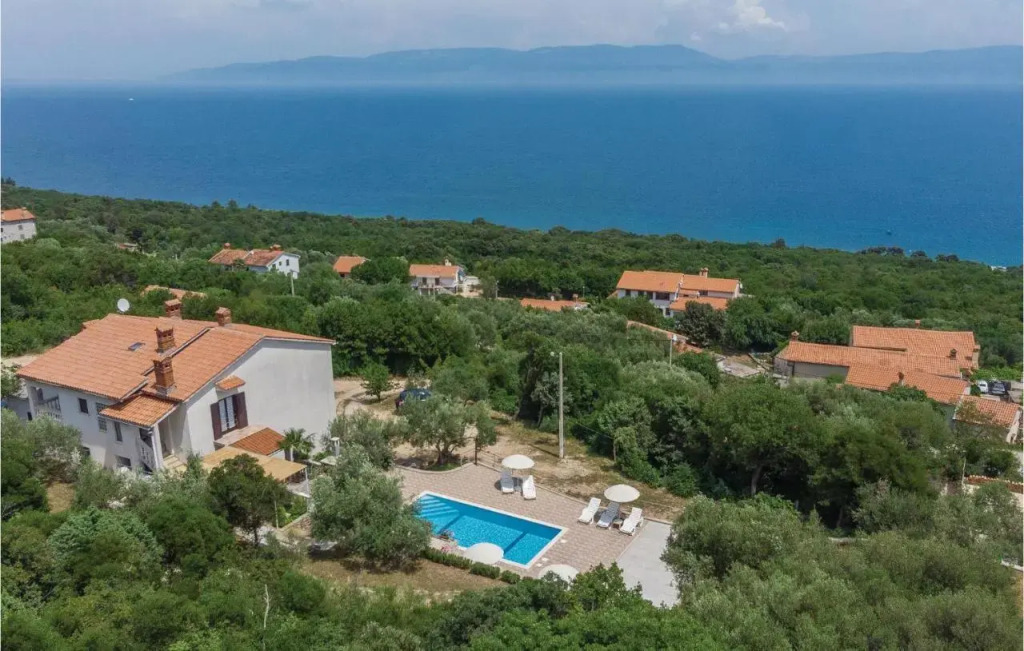 Apartment Labin 22 With Outdoor Swimmingpool — 4-Star Luxury Hotel in Labin, Croatia