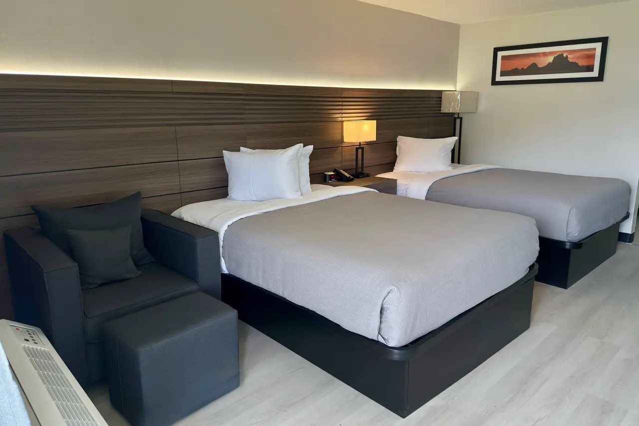 Quality Inn & Suites - photo 9