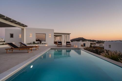 Villa Dia Just 50m from Mikri Vigla Beach Naxos — 4-Star Luxury Hotel in Naxos, Greece