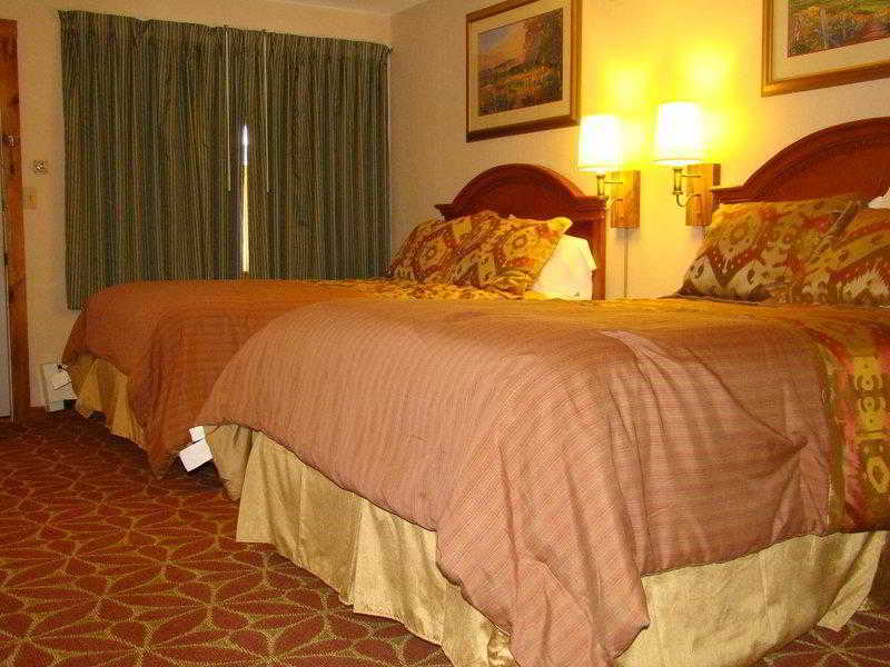 Ludlow Colonial Motel - photo 12