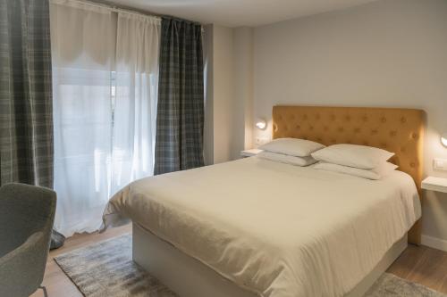 Balcon Del Centro II Bigliving in Vigo, Spain