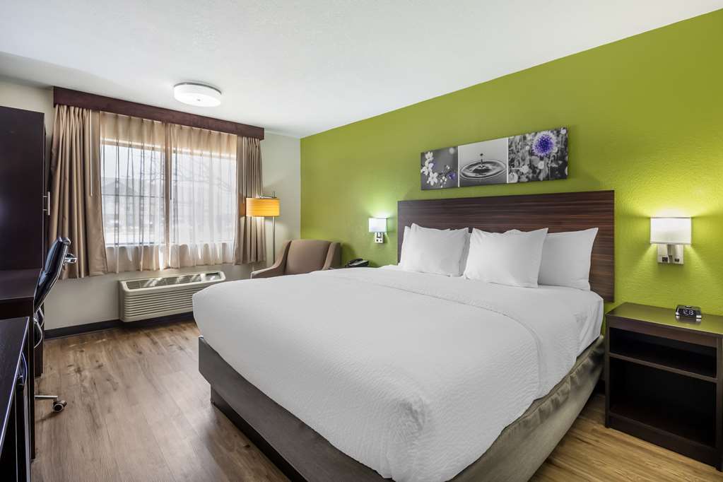 Sleep Inn & Suites Salina I 135 - photo 7