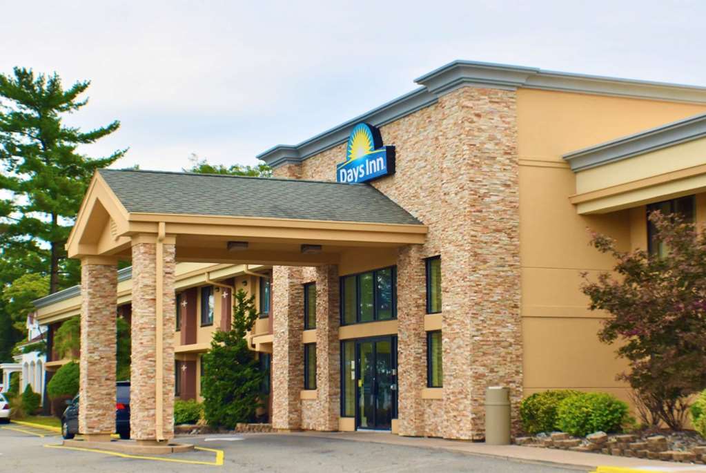 Days Inn By Wyndham Wayne — Wayne