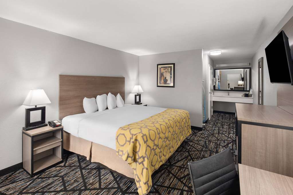 Baymont by Wyndham Mobile Tillmans Corner - photo 18