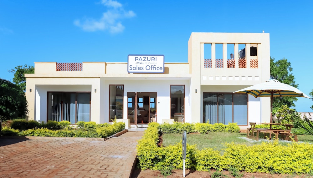 Pv 102 - carbon neutral hotel in Unknown City