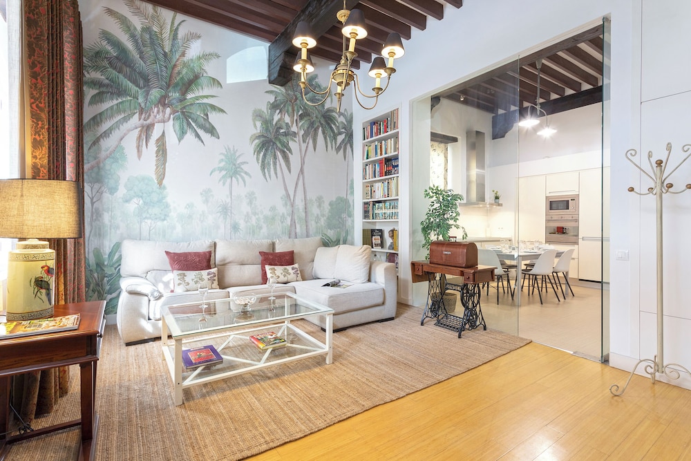 Exclusive House in Seville. Antonia Díaz — 4-Star Luxury Hotel in Sevilla, Spain