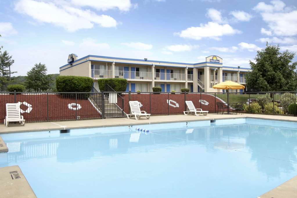 Days Inn by Wyndham Staunton - photo 4
