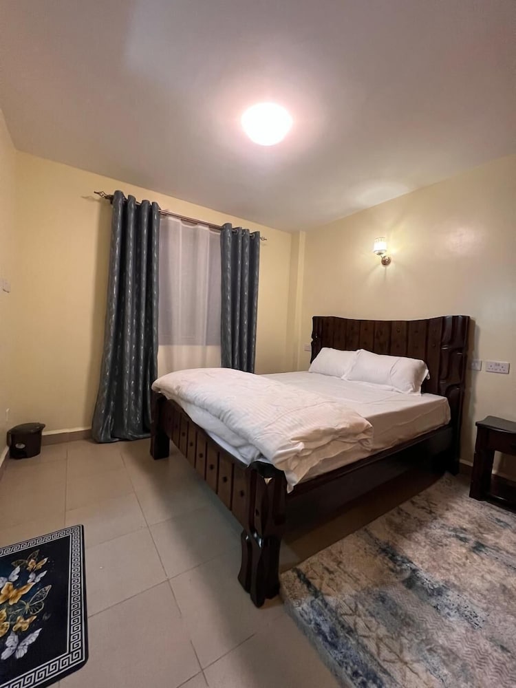 Lux Suites Kipande Family Apartments