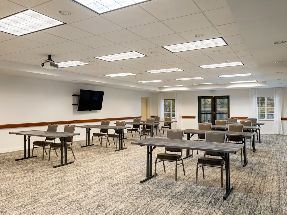 Staybridge Suites Rochester University by IHG - photo 47