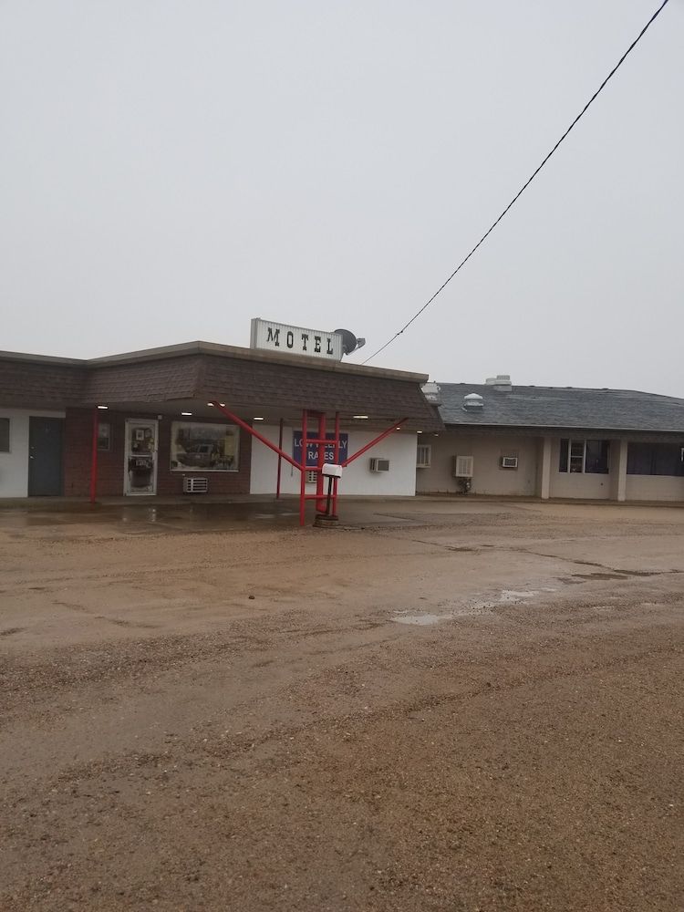 First Interstate Inn - photo 9