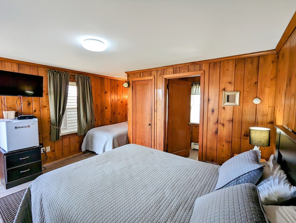 Riverside Motel - photo 100