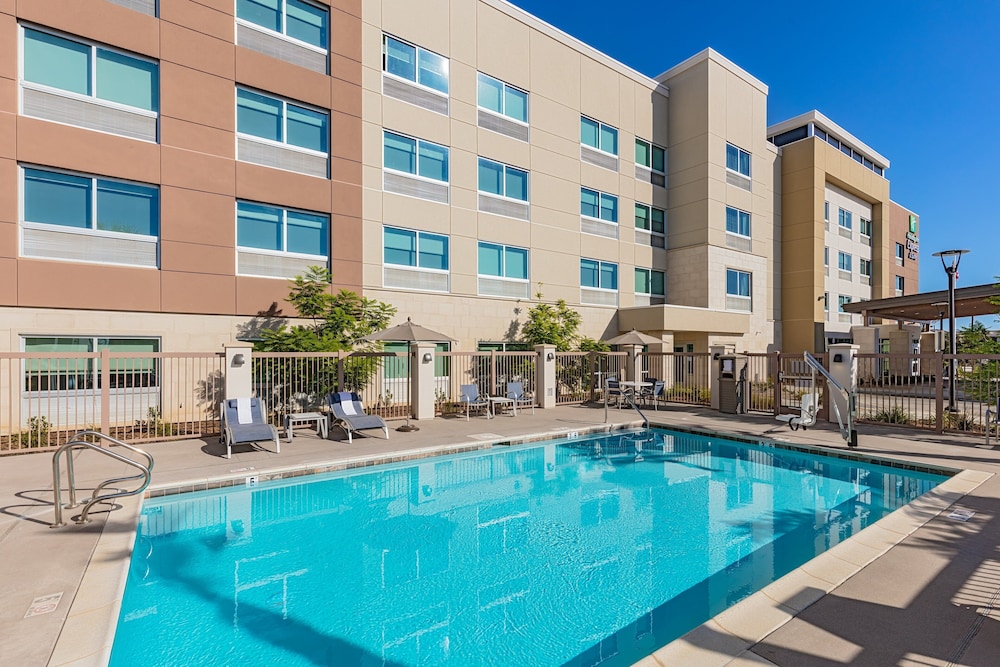 Holiday Inn Express & Suites Moreno Valley Riverside by IHG - photo 11