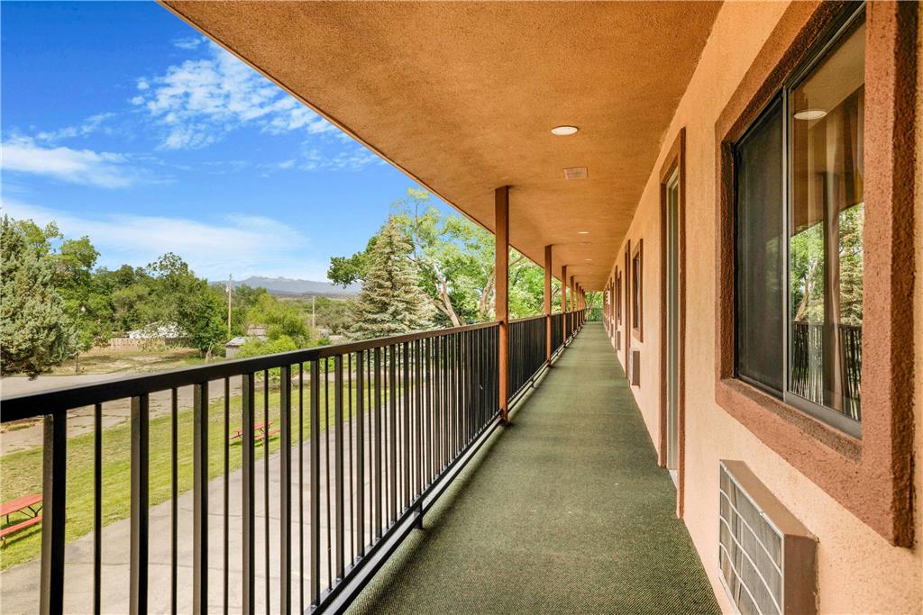Days Inn by Wyndham Cortez - photo 8