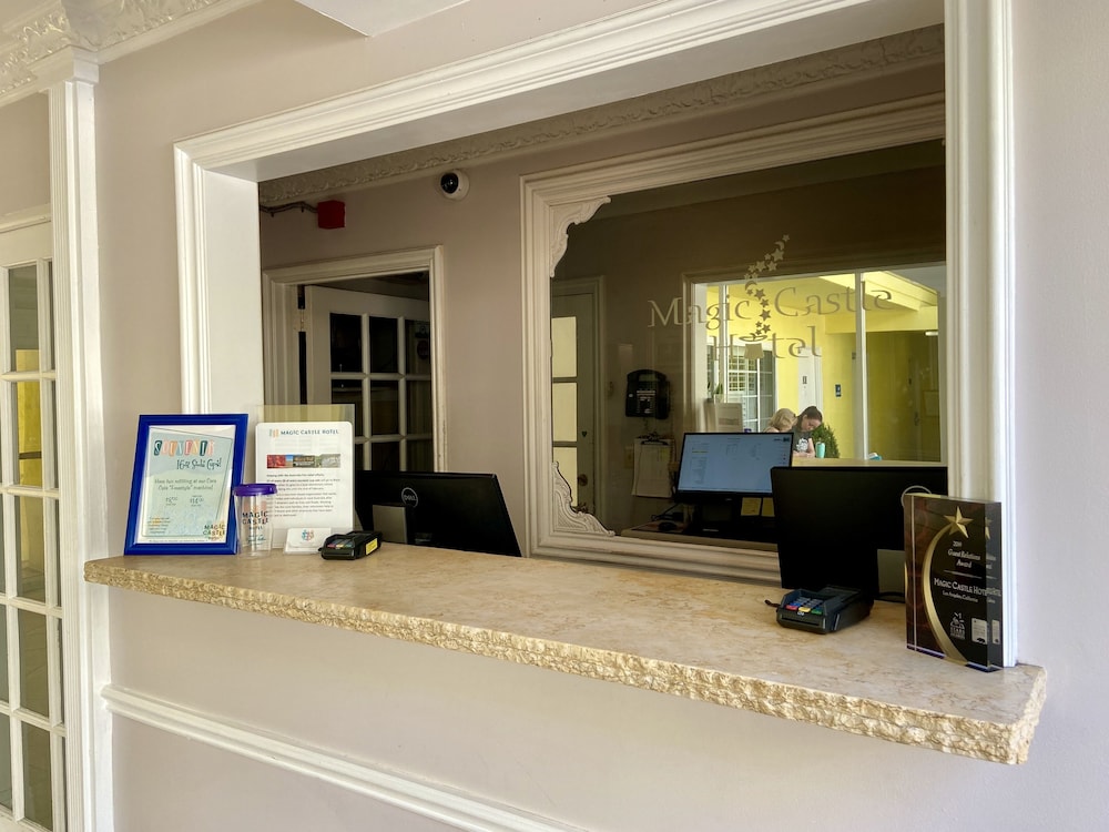 Magic Castle Hotel - photo 6