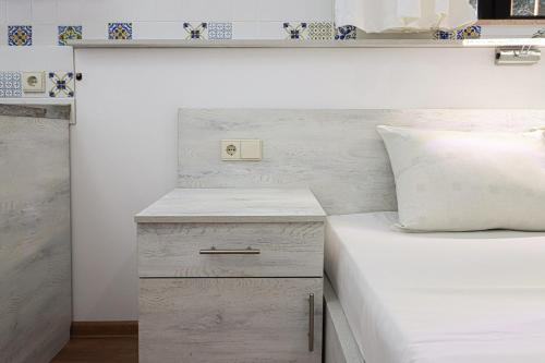 Modern 1br Apt Near Rustaveli by Wehost