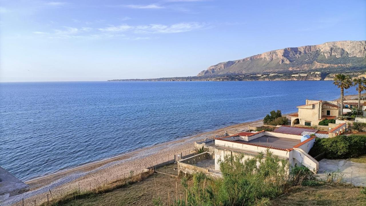 La Finestra Sul Mare Piano Terra in Trappeto, Italy