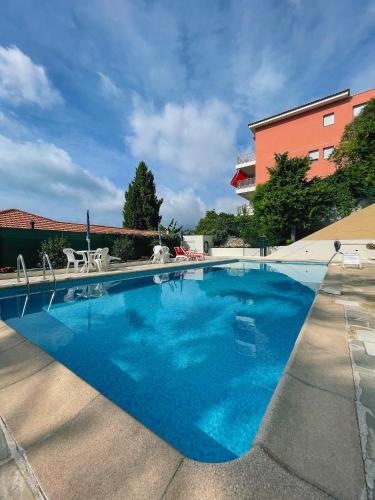 Mansfield vue carte Postale Terrasse Piscine 2 — 4-Star Luxury Hotel in Menton, France