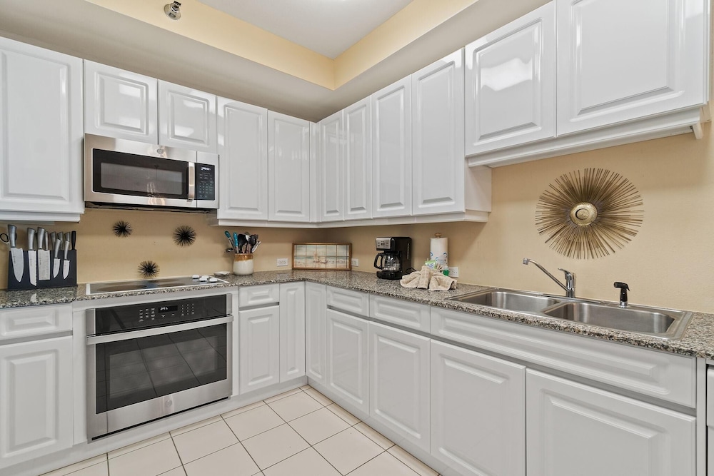 Beach Colony Tower Penthouse 17C - photo 10