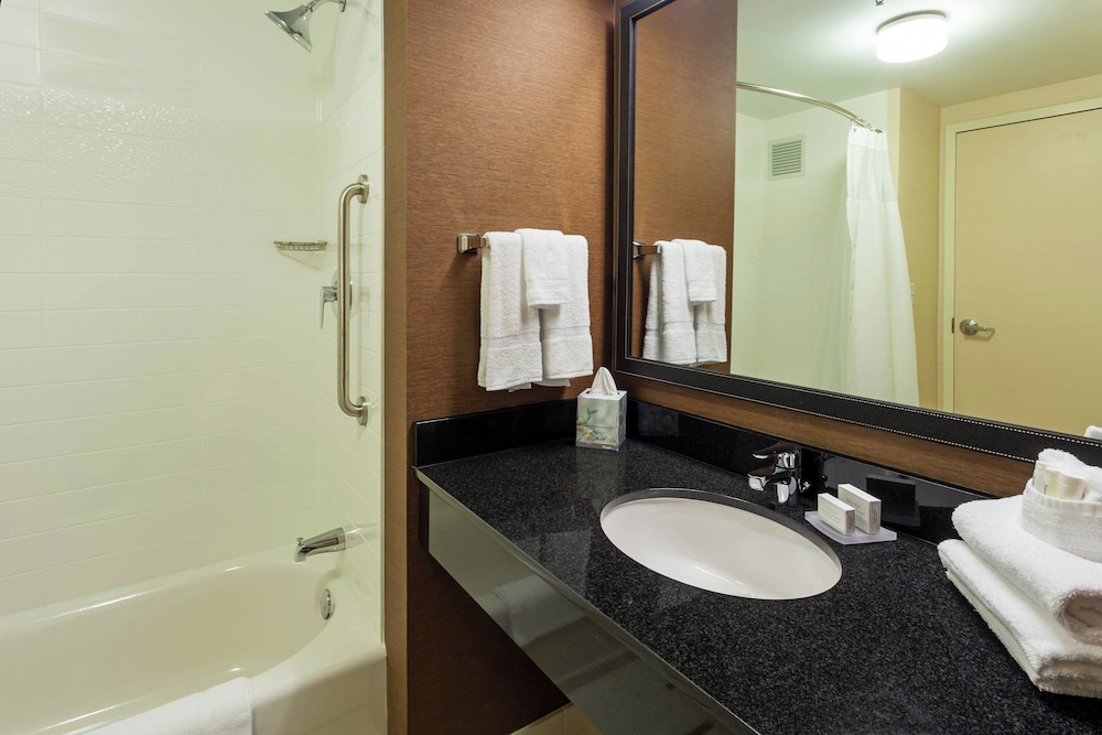 Fairfield Inn & Suites Chicago Downtown River North - photo 20