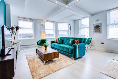 Stylish 1 Bedroom Apartment High St. Sutton Free Parking — 4-Star Luxury Hotel in Sutton, United Kingdom