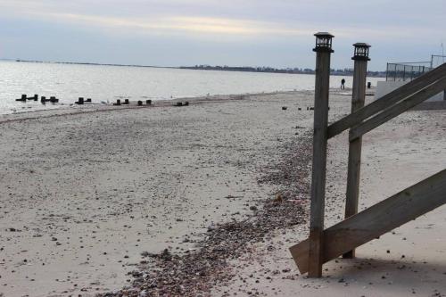Pet Friendly Milford Beachfront Home — Stratford — photo 3