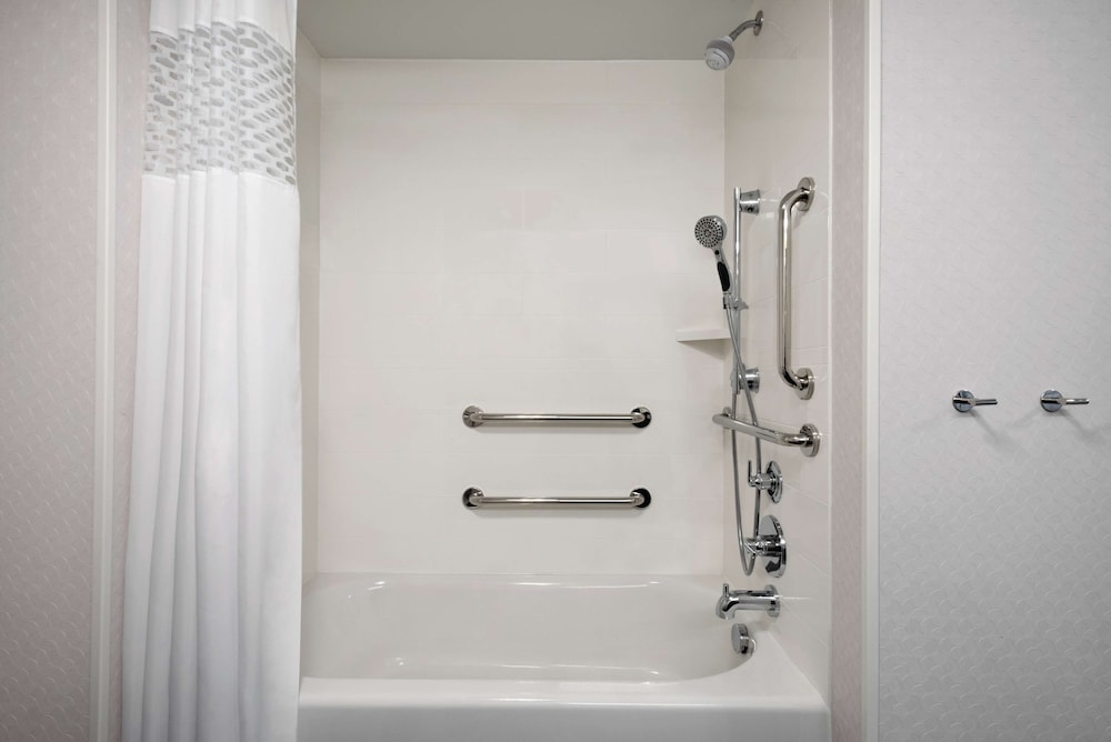 Hampton Inn Champaign Southwest - photo 19
