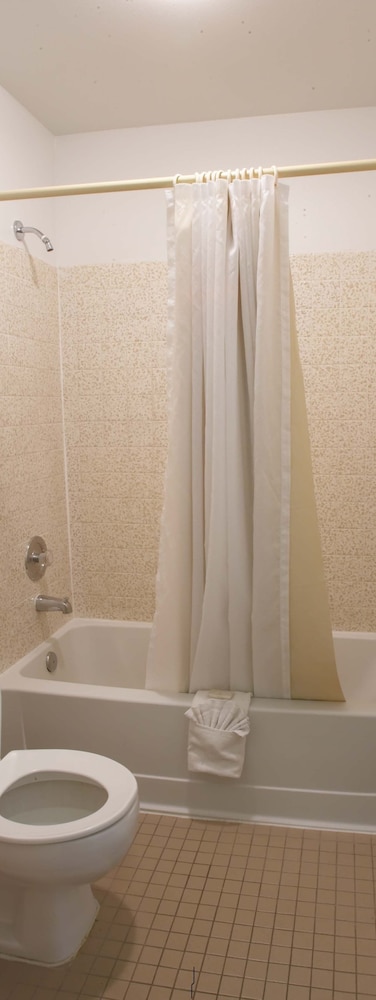 E Z 8 Motel Phoenix Airporter - photo 16