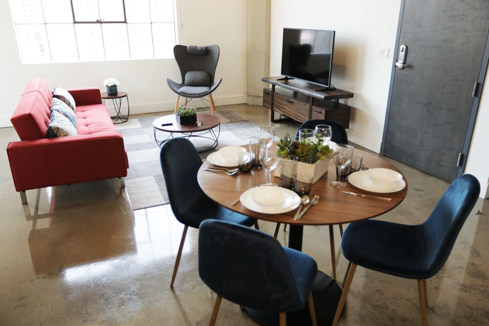 Downtown Lofty Suites - photo 9